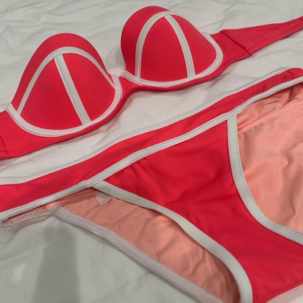 NWOT VS bikini set